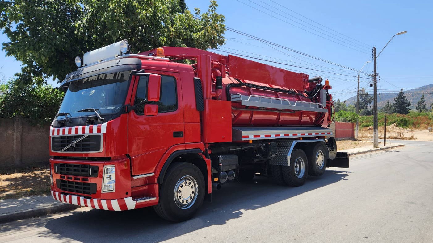 Camión Limpia Fosas/Hidrojet - Marca: Volvo - Modelo:  FM 400 6X2
