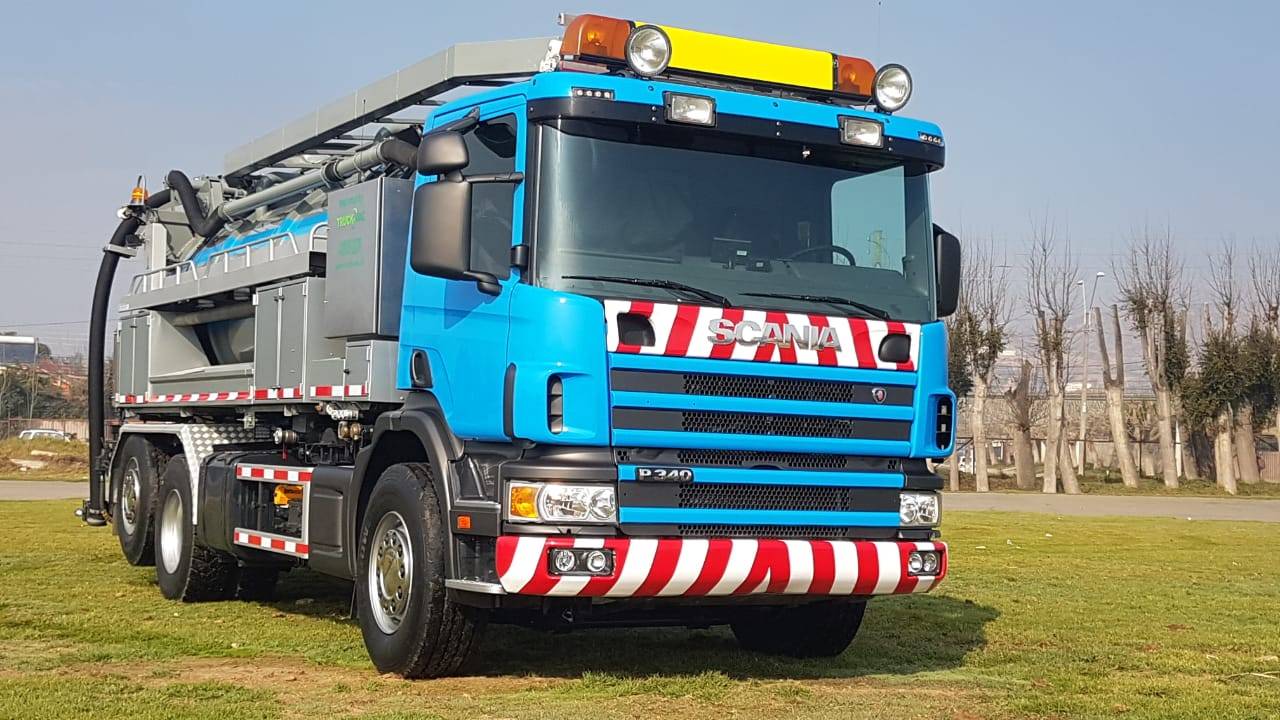 Camión Limpia Fosas/Hidrojet - Marca: Scania - Modelo: P340 6×2