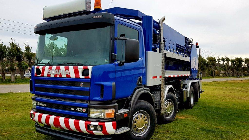 Camión Limpia Fosas/Hidrojet - Marca: Scania - Modelo: P124-420 8×2