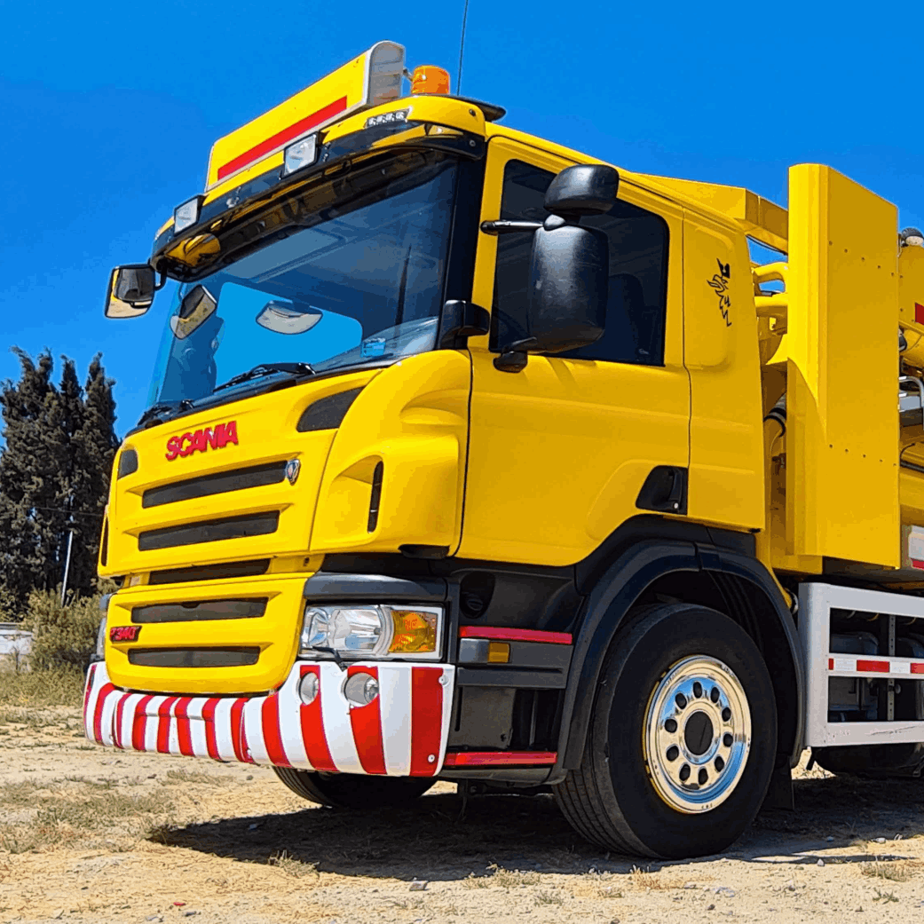 Scania P340 6x2 Amarillo
