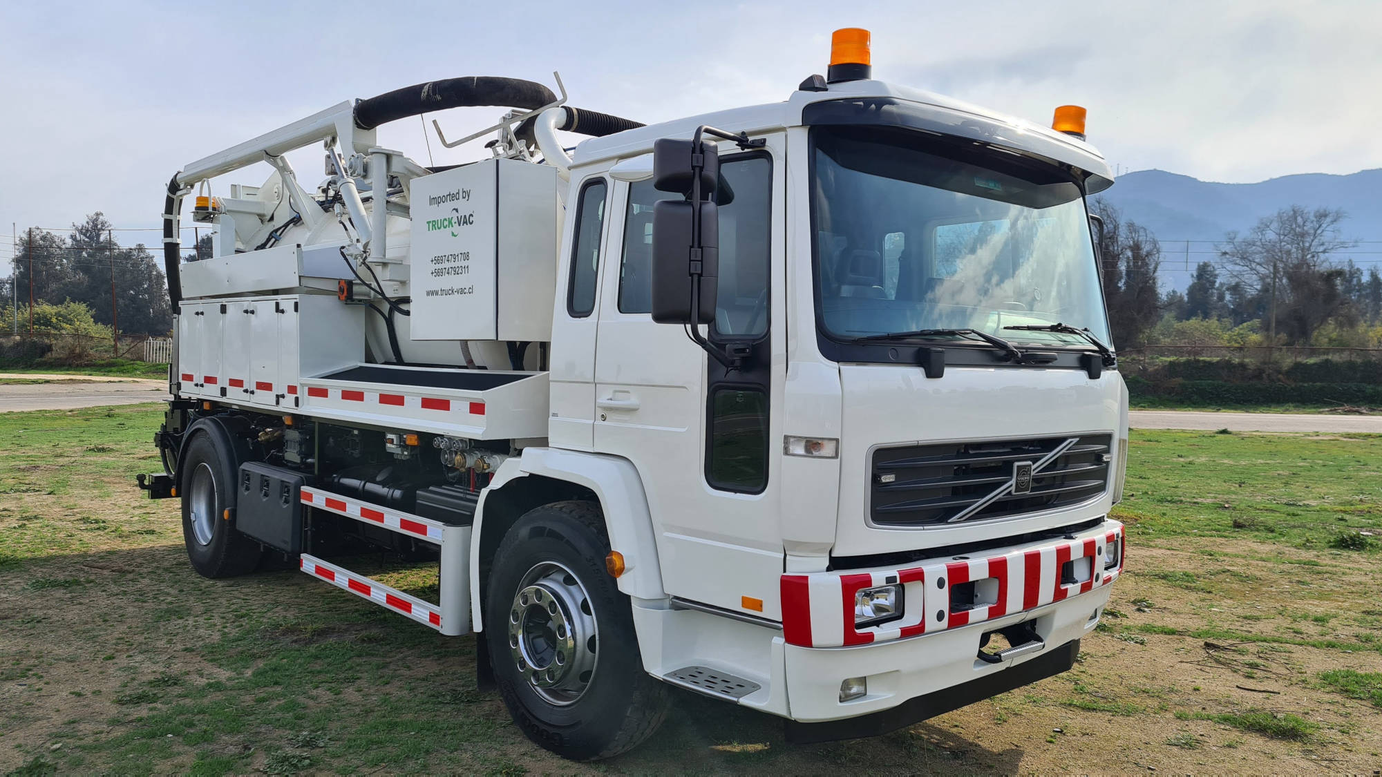 Camión Limpia Fosas/Hidrojet - Marca: Volvo - Modelo:  FL 240 4x2