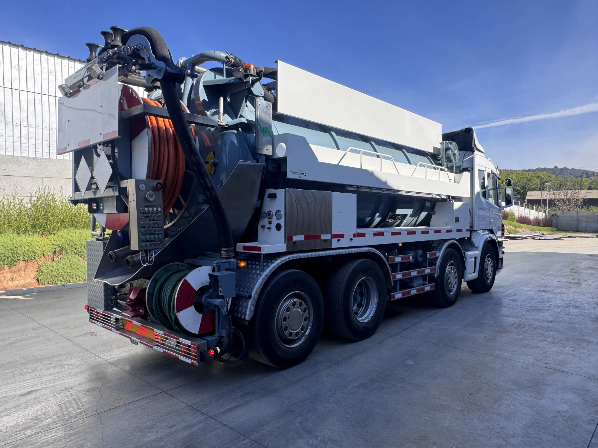 Scania P420 8x2 Estanque Acero Inoxidable