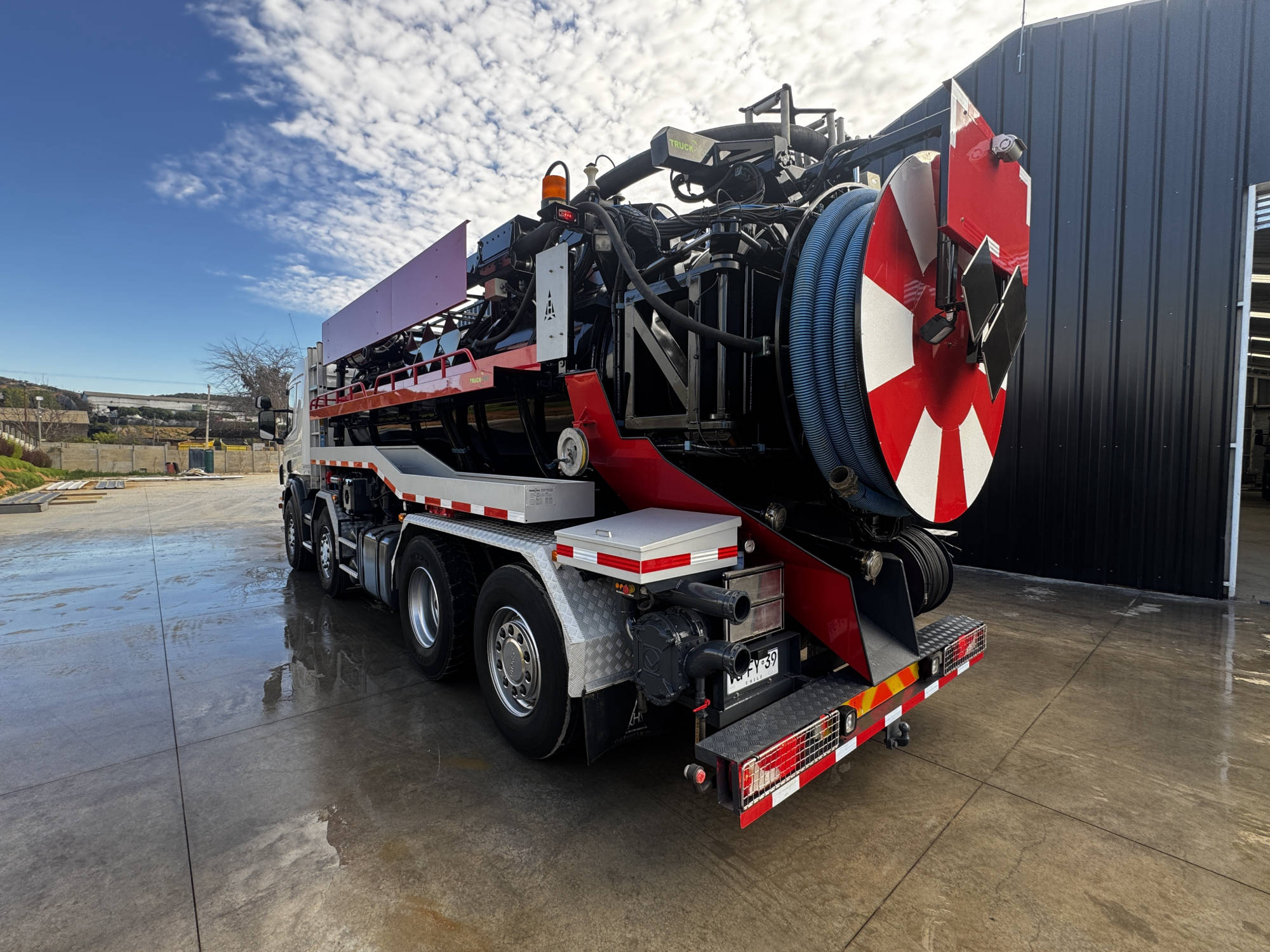 Scania P400 8x2 13m3