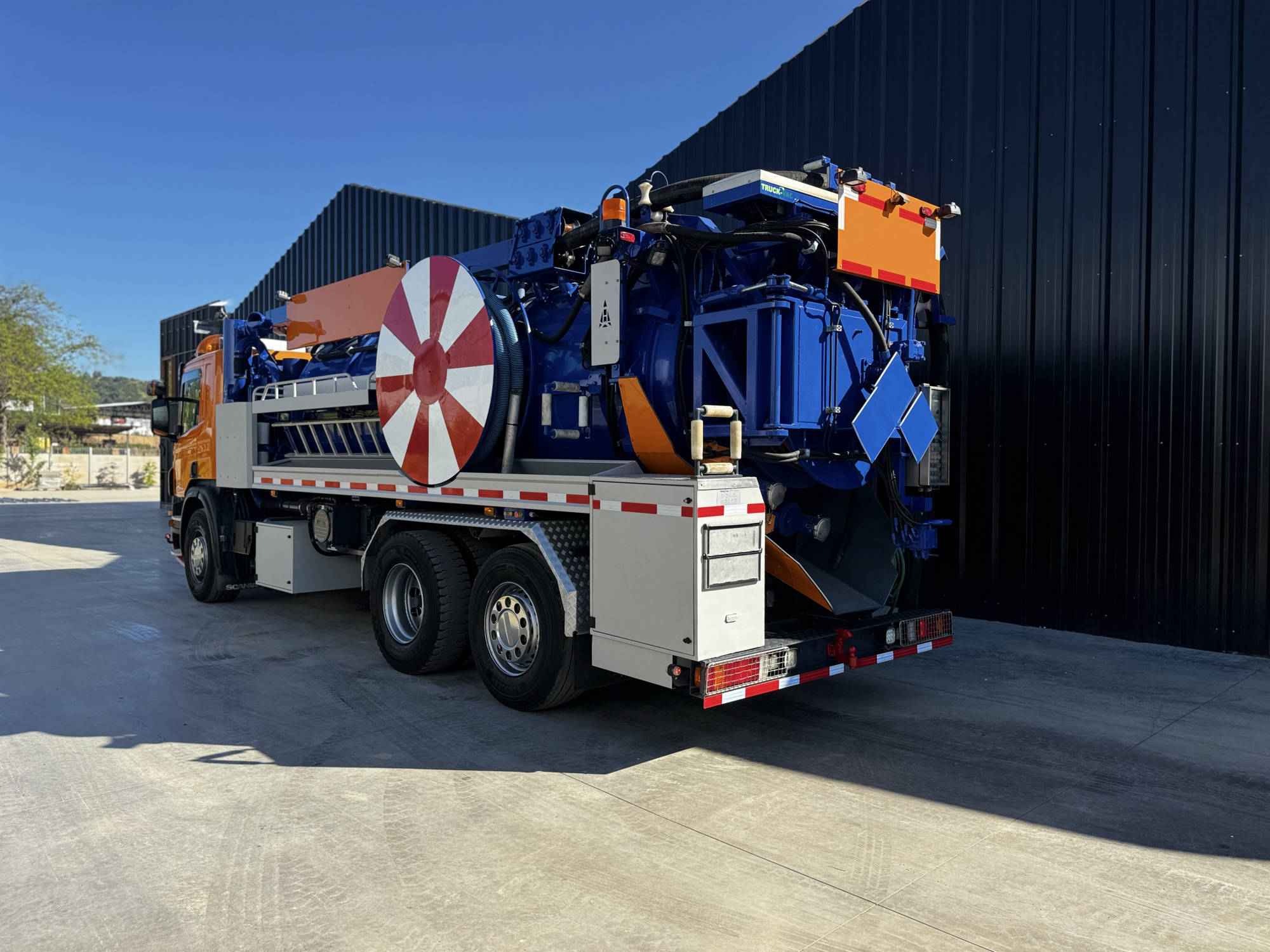 Scania P340 6x2 10 m3 