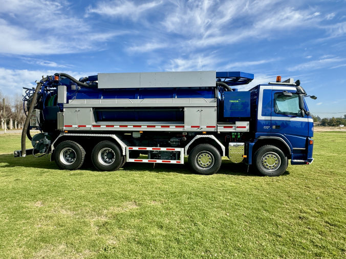 Camión Limpia Fosas/Hidrojet - Marca: Volvo - Modelo:  FM 440 8x2 14m3