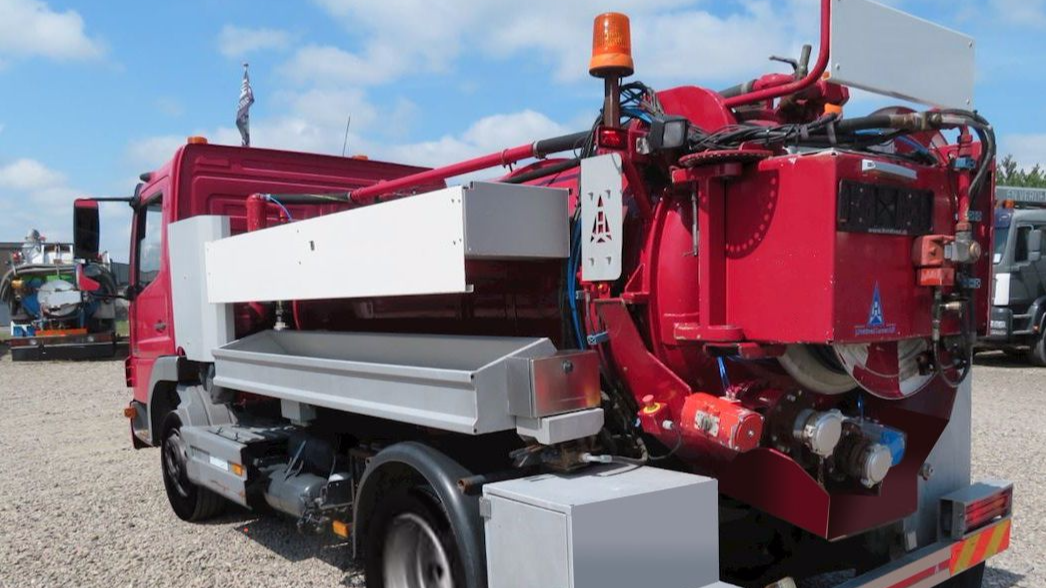 Camión Limpia Fosas/Hidrojet - Marca: Mercedes-Benz - Modelo: Atego 1223 4x2