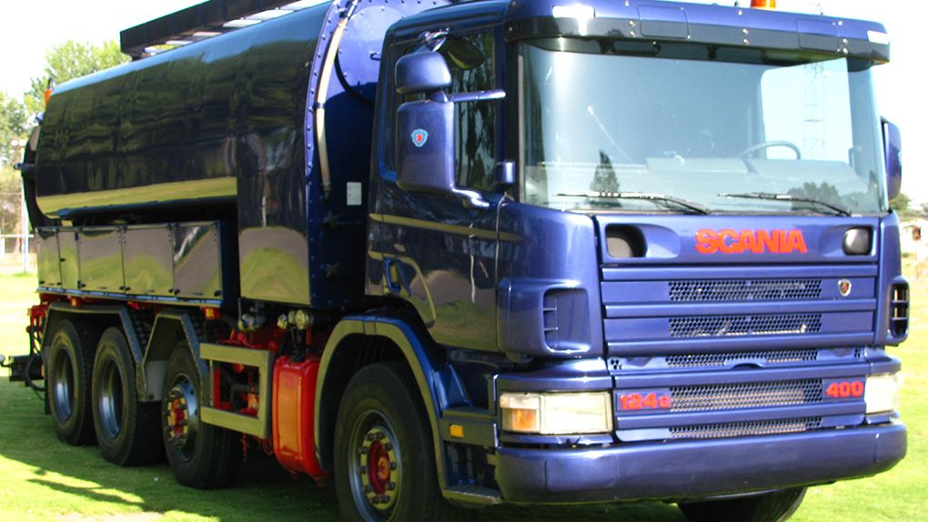 Camión Limpia Fosas/Hidrojet - Marca: Scania - Modelo: P124 400HP 8X4