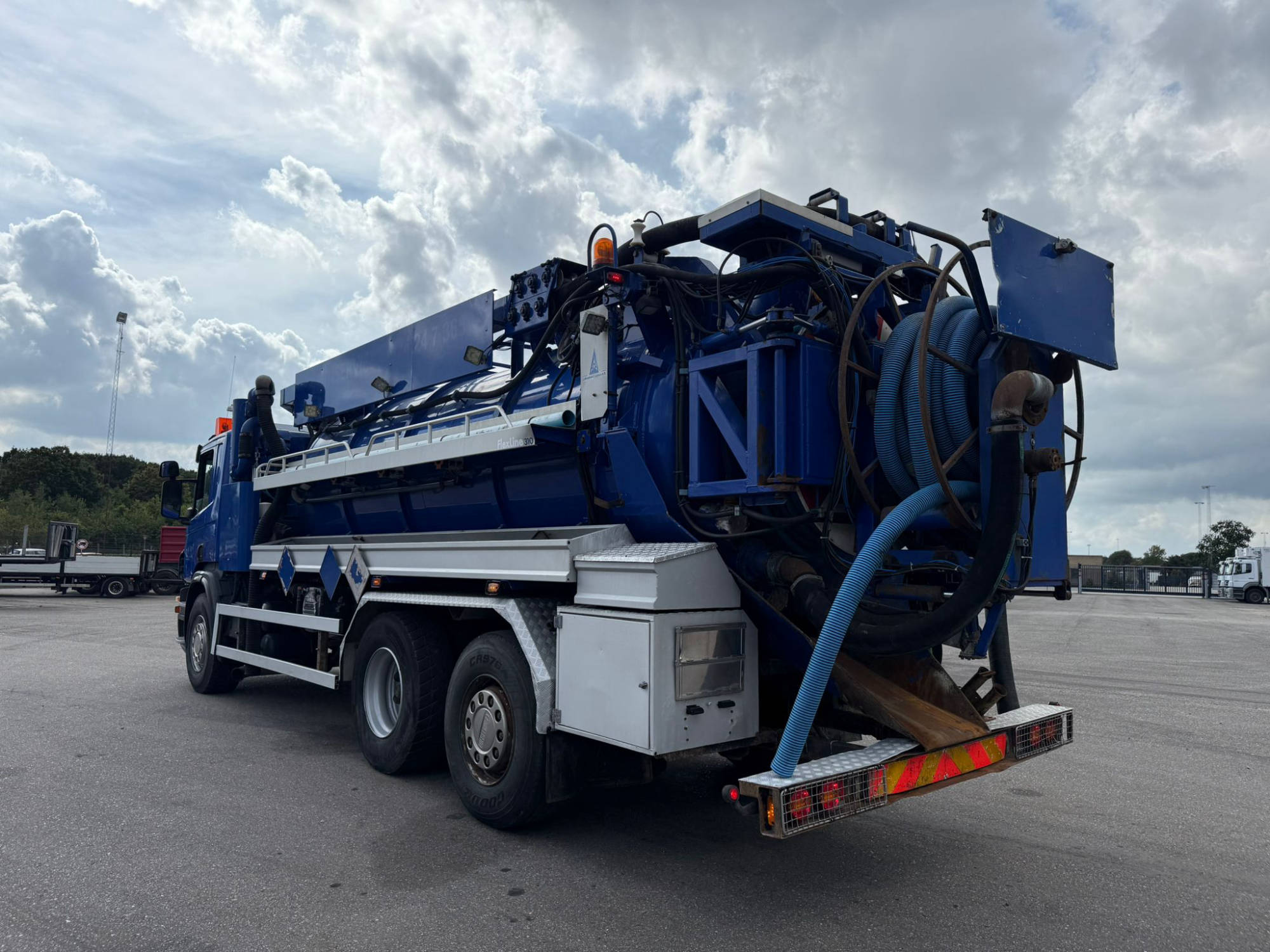 Scania P340 6x2