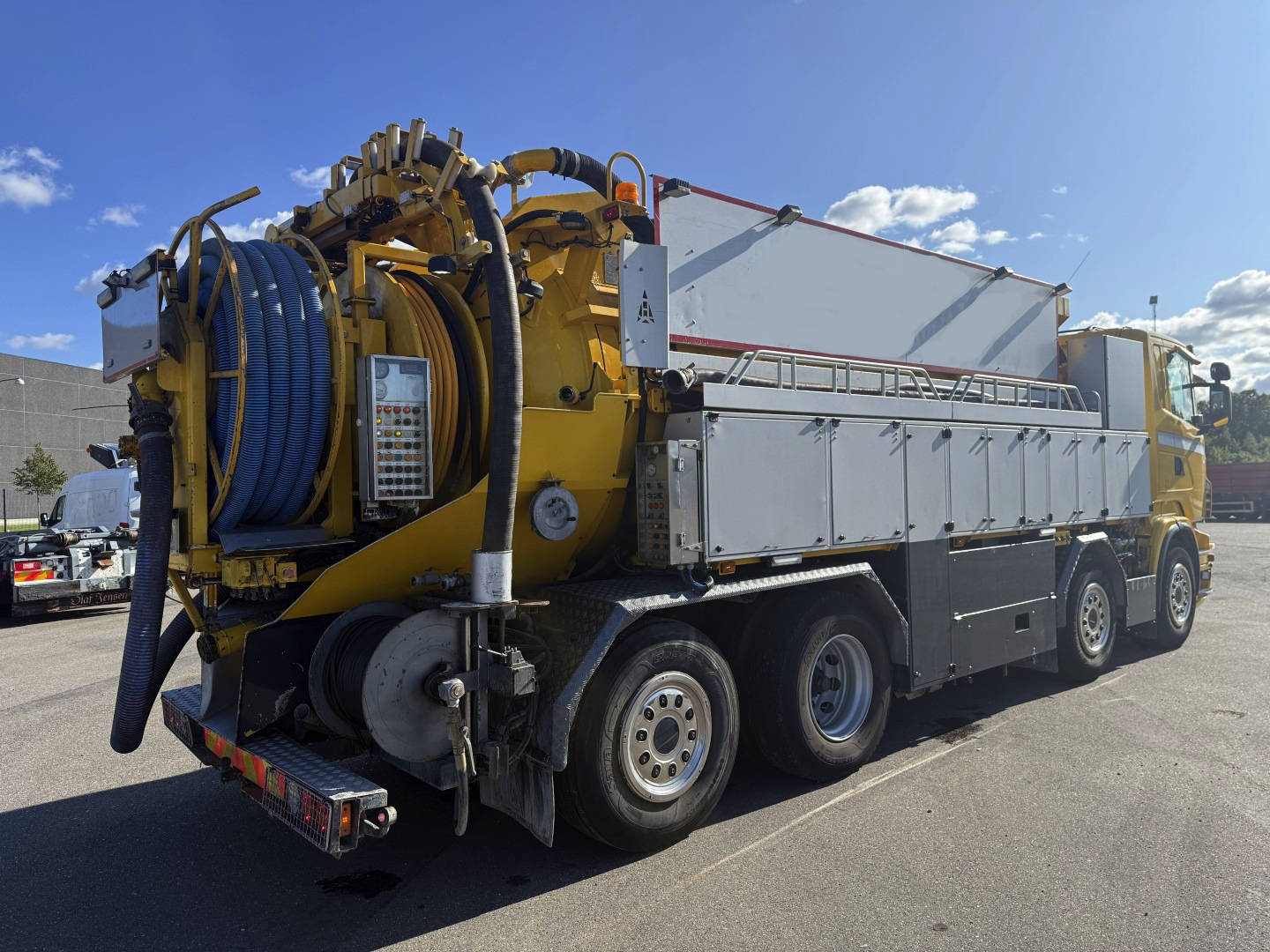 Scania R480 8x2 13.5 m3
