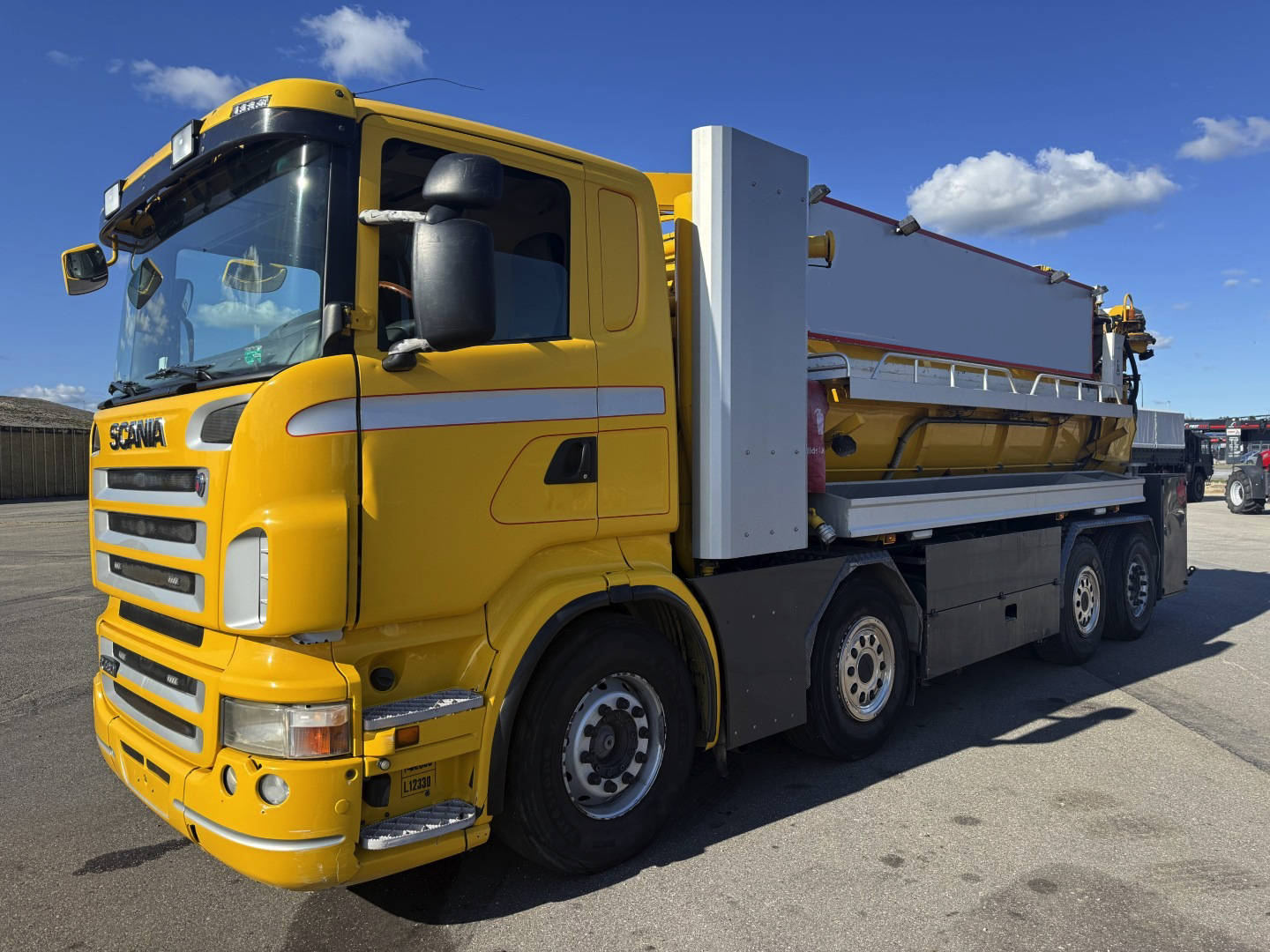 Scania R480 8x2 13.5 m3